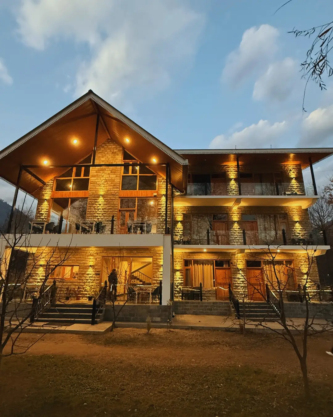 Stay at Raison Meadows | 2 minute walk (100m from entry)